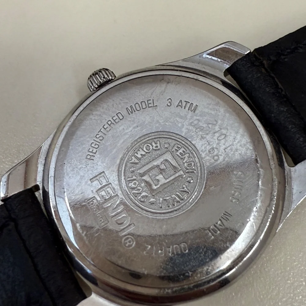✨ Vintage Fendi 210L Stainless Steel Watch – Excellent Condition! ✨ - Picture 5 of 11